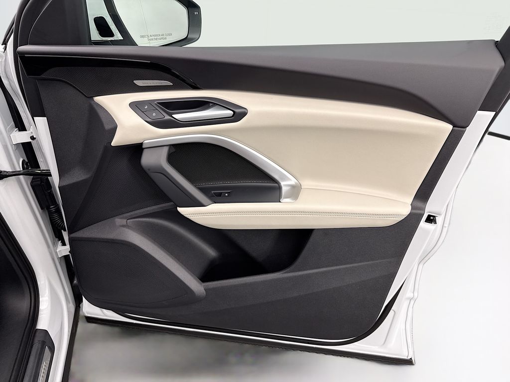 Thumbnail: 2025 Audi Q5 - 25