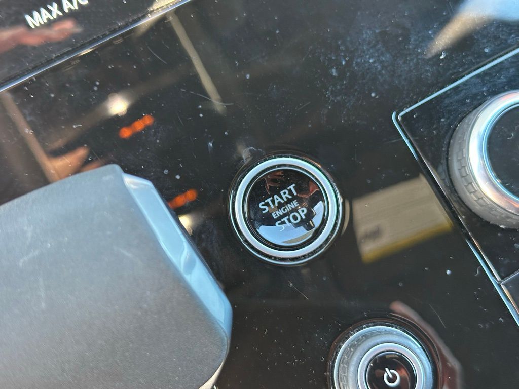 Thumbnail: 2023 Land Rover Range Rover Sport - 27