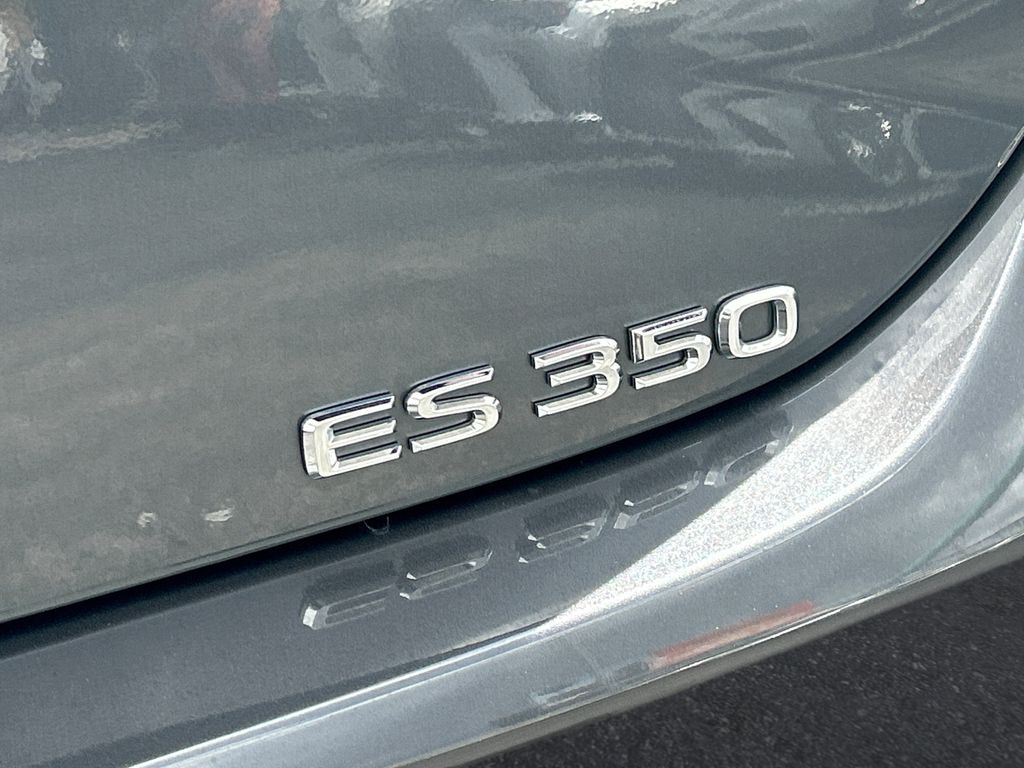 Thumbnail: 2025 Lexus ES - 19