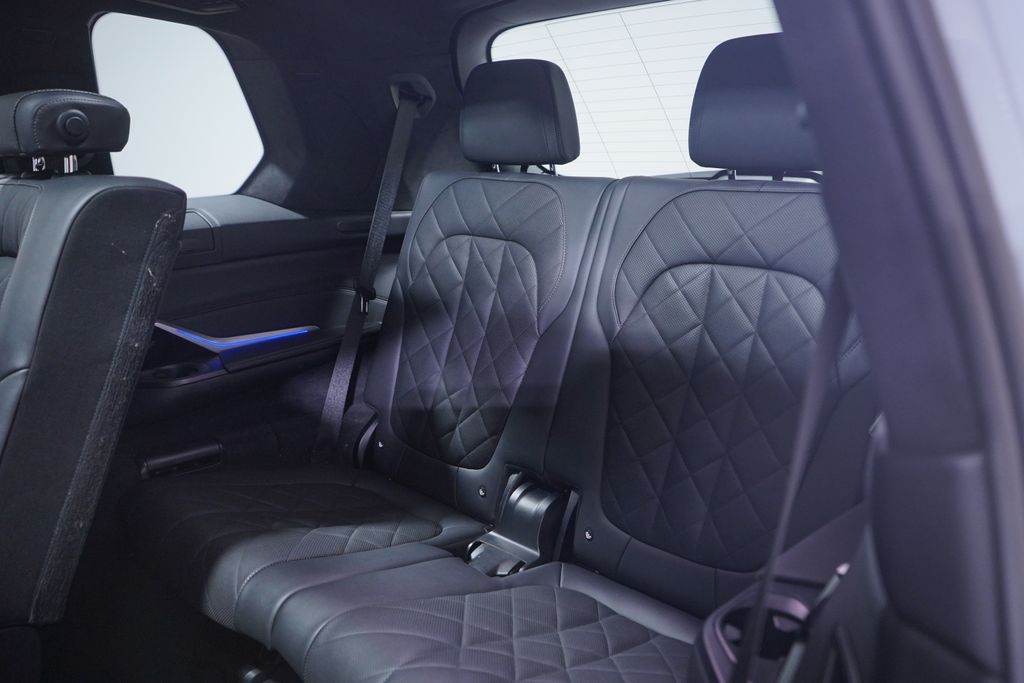 Thumbnail: 2023 BMW X7 - 10