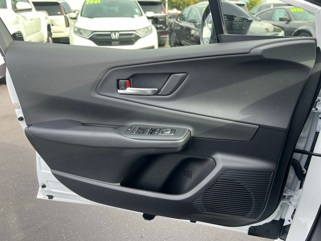 2026 Toyota Prius Plug-in Hybrid XSE photo 21