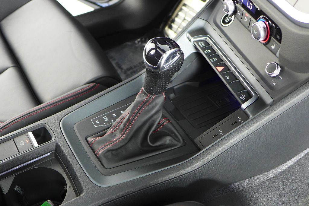 Thumbnail: 2025 Audi Q3 - 15