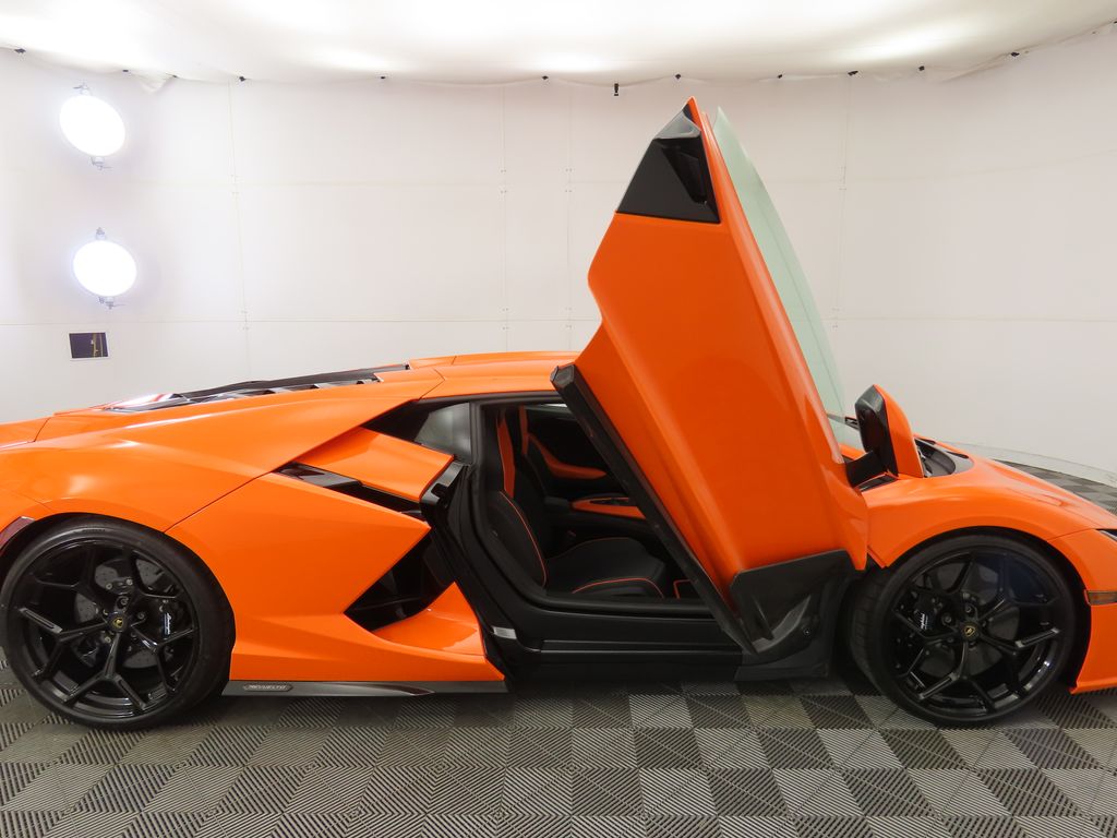 2024 Lamborghini   25