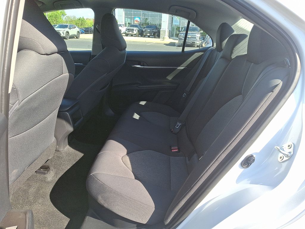 2022 Toyota Camry LE 10