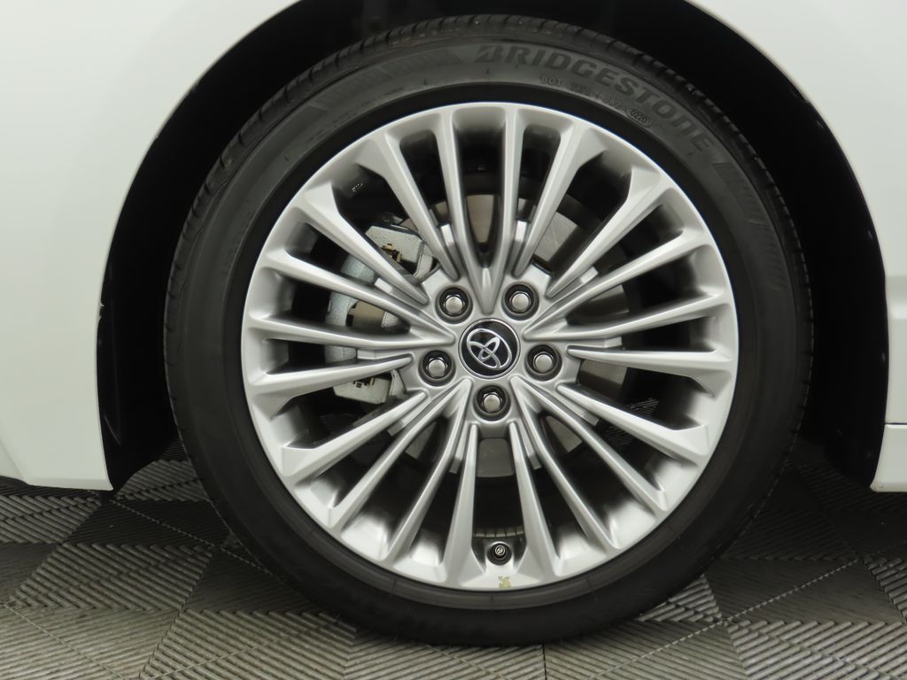 2020 Toyota Avalon Limited 31