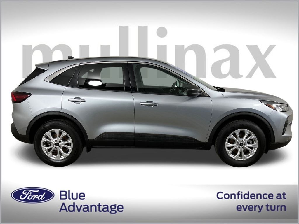 2024 Ford Escape Active photo 2