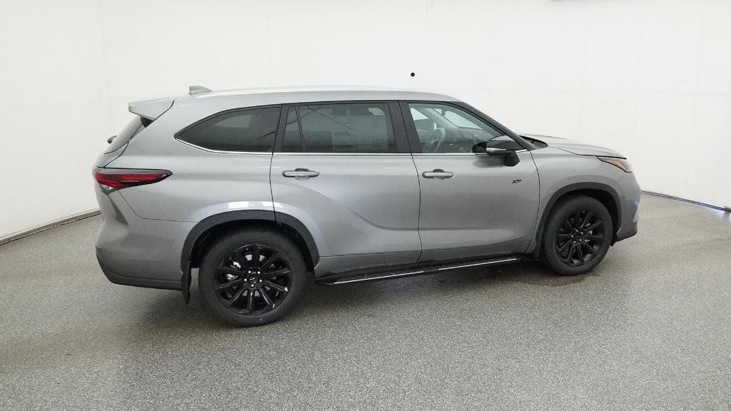 Thumbnail: 2025 Toyota Highlander - 29