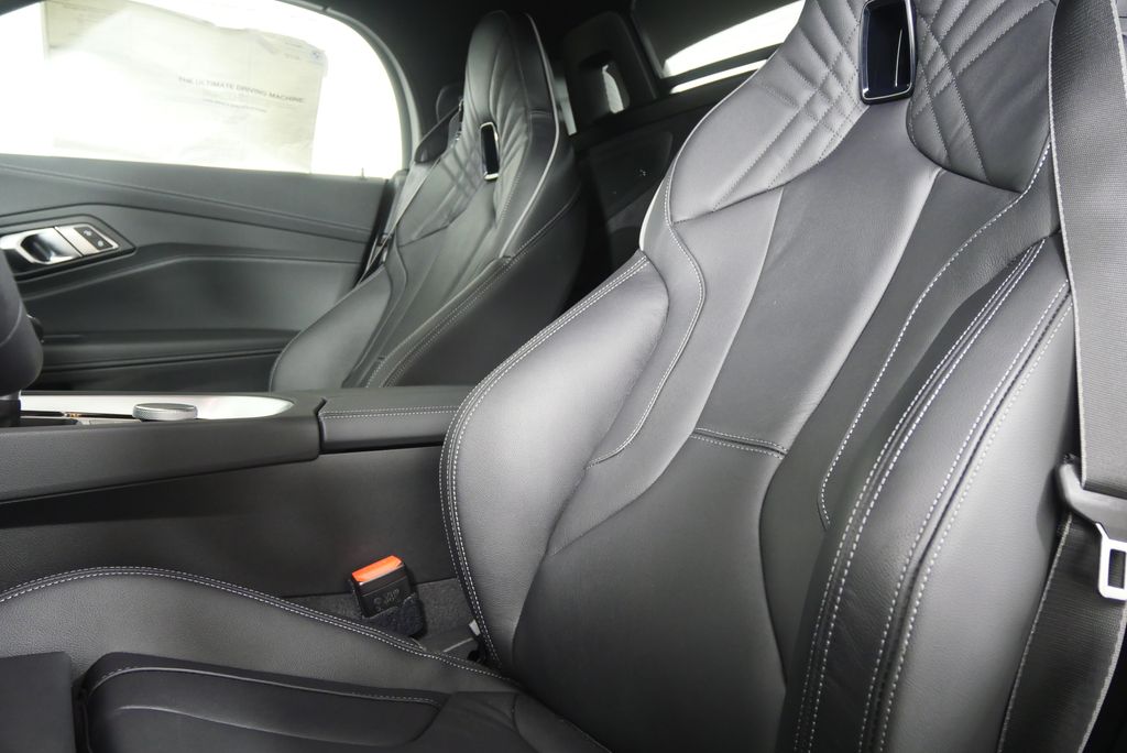 Thumbnail: 2026 BMW Z4 - 14