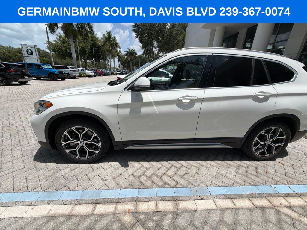 Used 2021 White BMW sDrive28i image 4