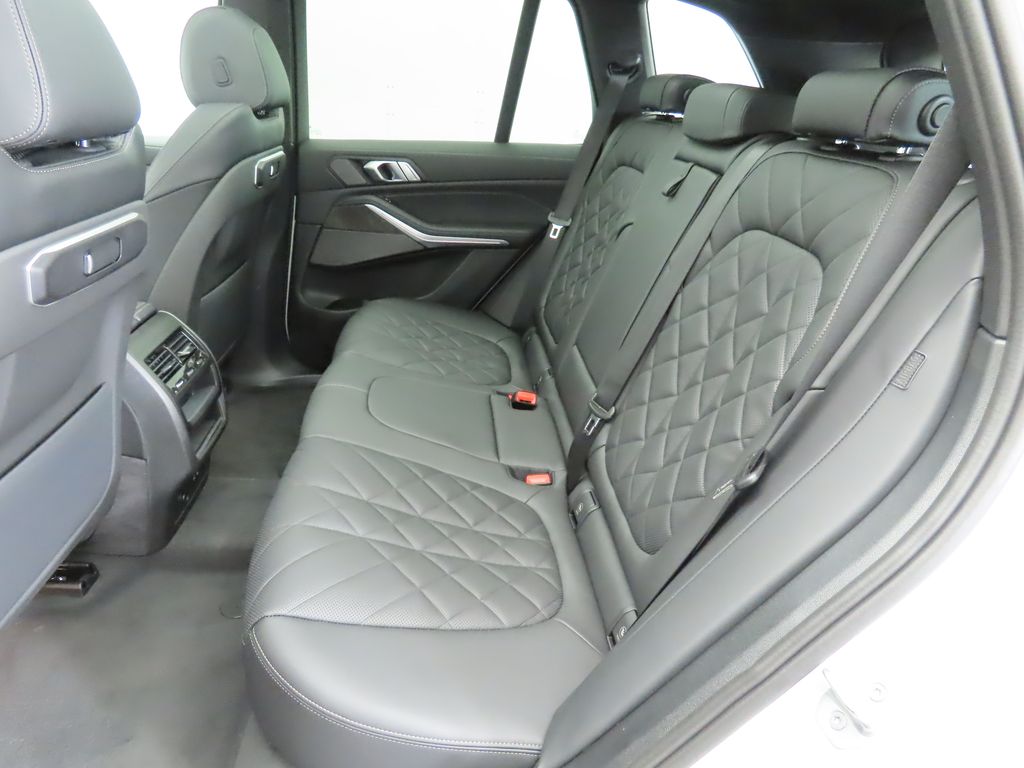 Thumbnail: 2025 BMW X5 - 21