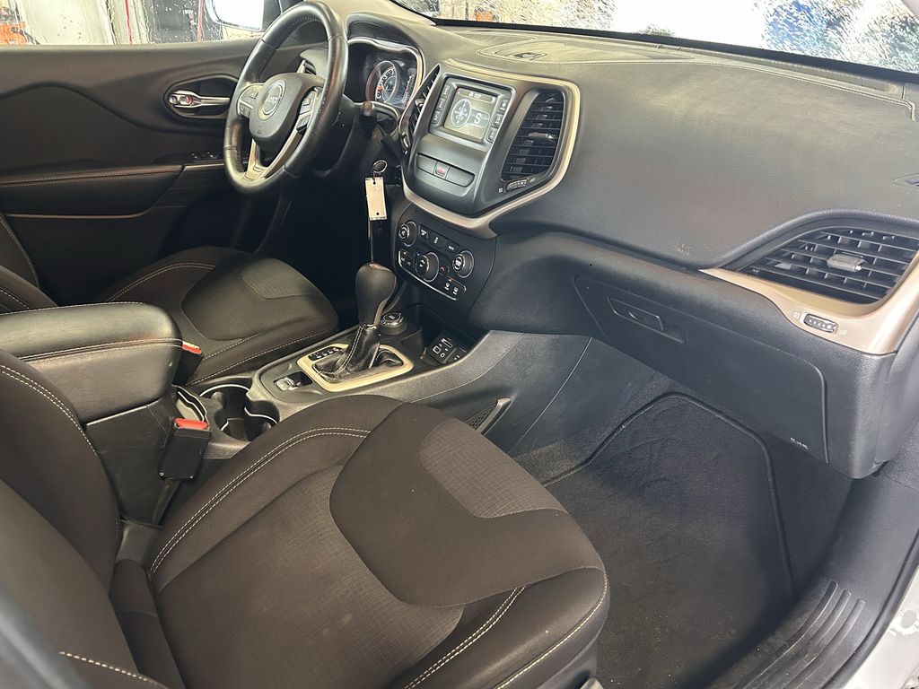 2015 Jeep Cherokee Latitude White at Shottenkirk Kia Fort Bend