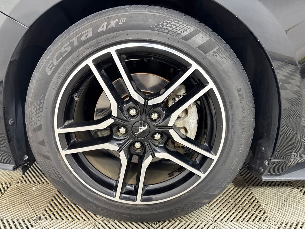 2018 Ford Mustang EcoBoost Premium photo 11
