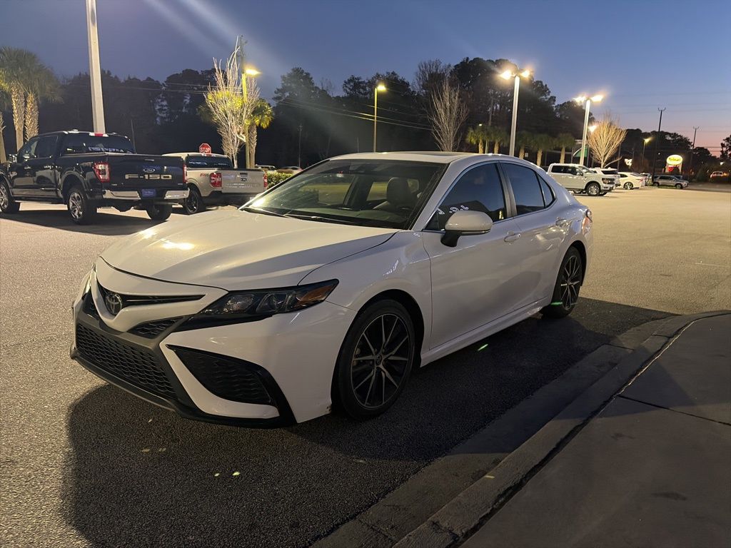 2024 Toyota Camry SE