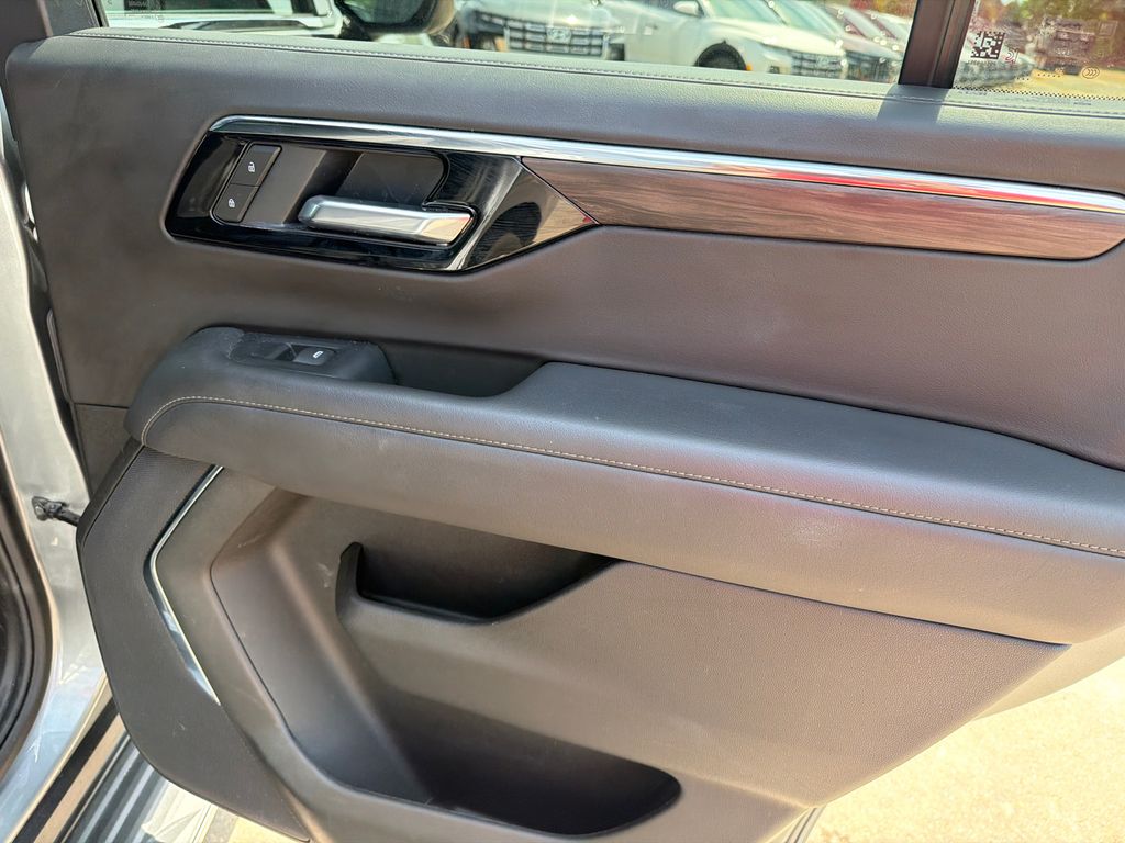 Used 2025 Sterling Gray Metallic Chevrolet LT image 16