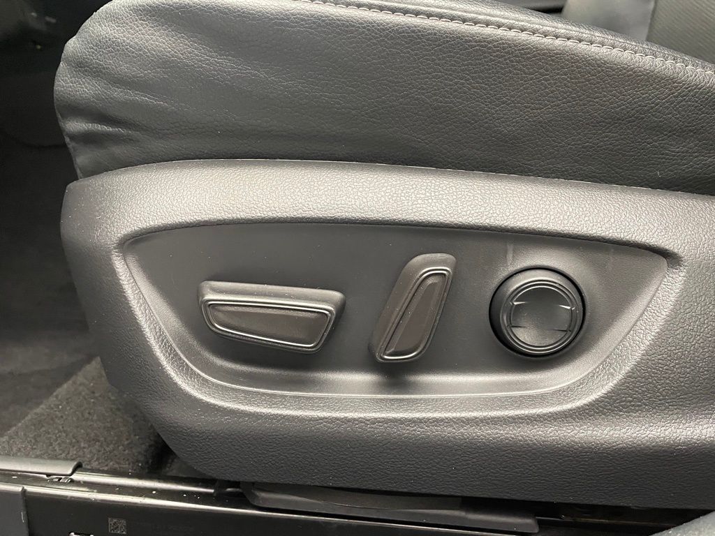 2020 Toyota Camry XSE 14