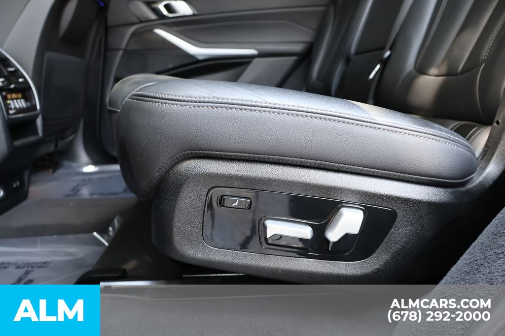Used 2022 Gray BMW xDrive40i image 21