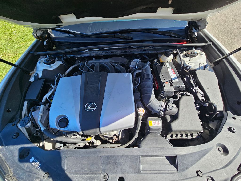 Thumbnail: 2019 Lexus ES - 10