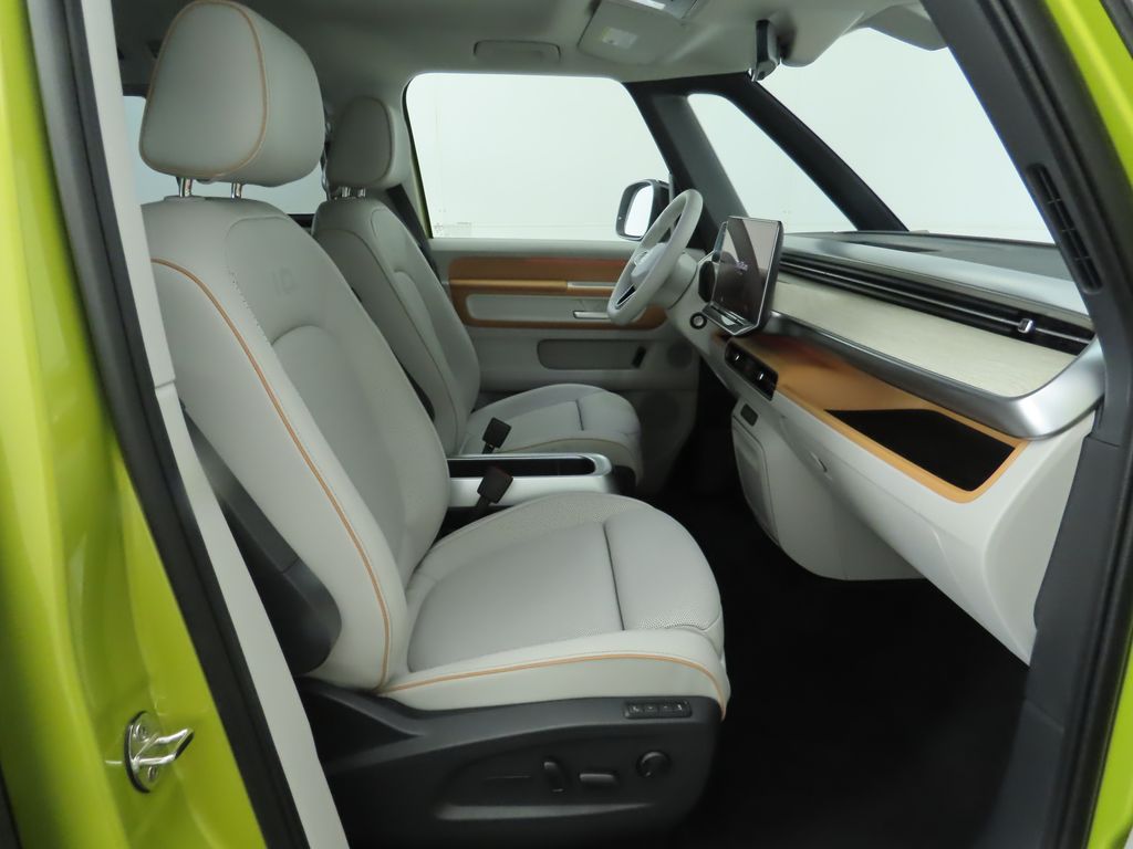 Thumbnail: 2025 Volkswagen ID.Buzz - 21