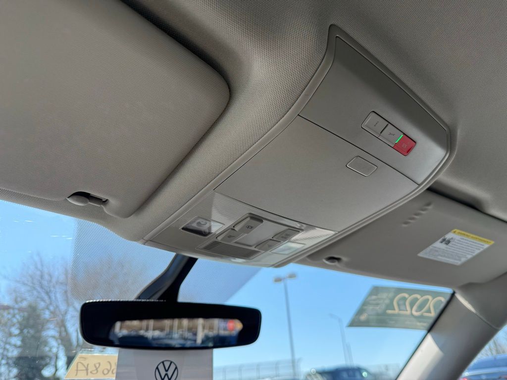 2022 Volkswagen Atlas 3.6L V6 SE w/Technology White at Sutliff Volkswagen