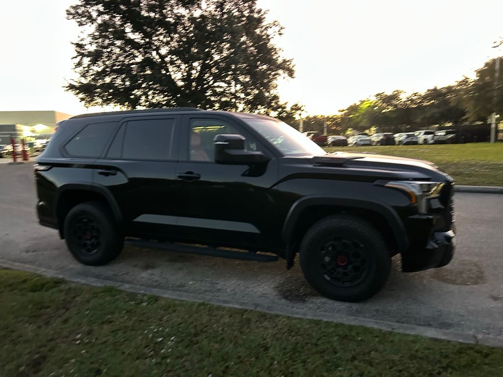 Thumbnail: 2023 Toyota Sequoia - 7