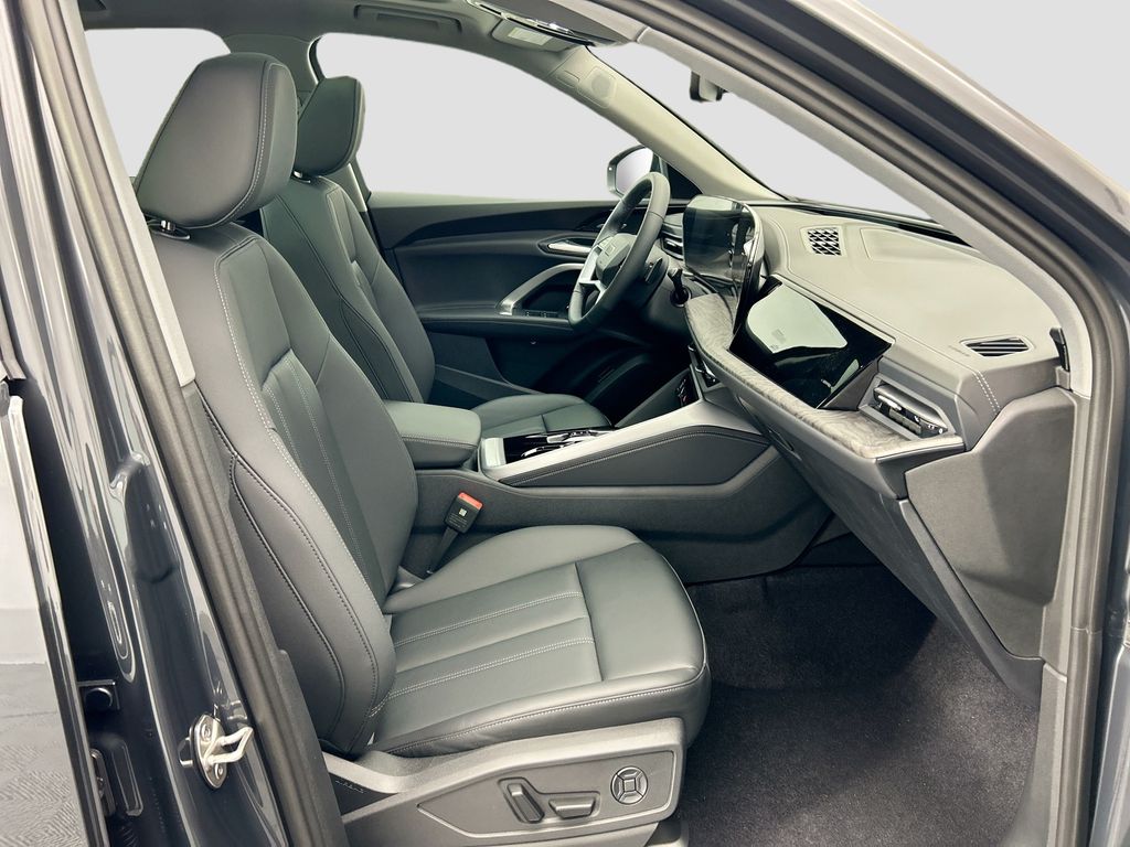 Thumbnail: 2025 Audi Q5 - 19