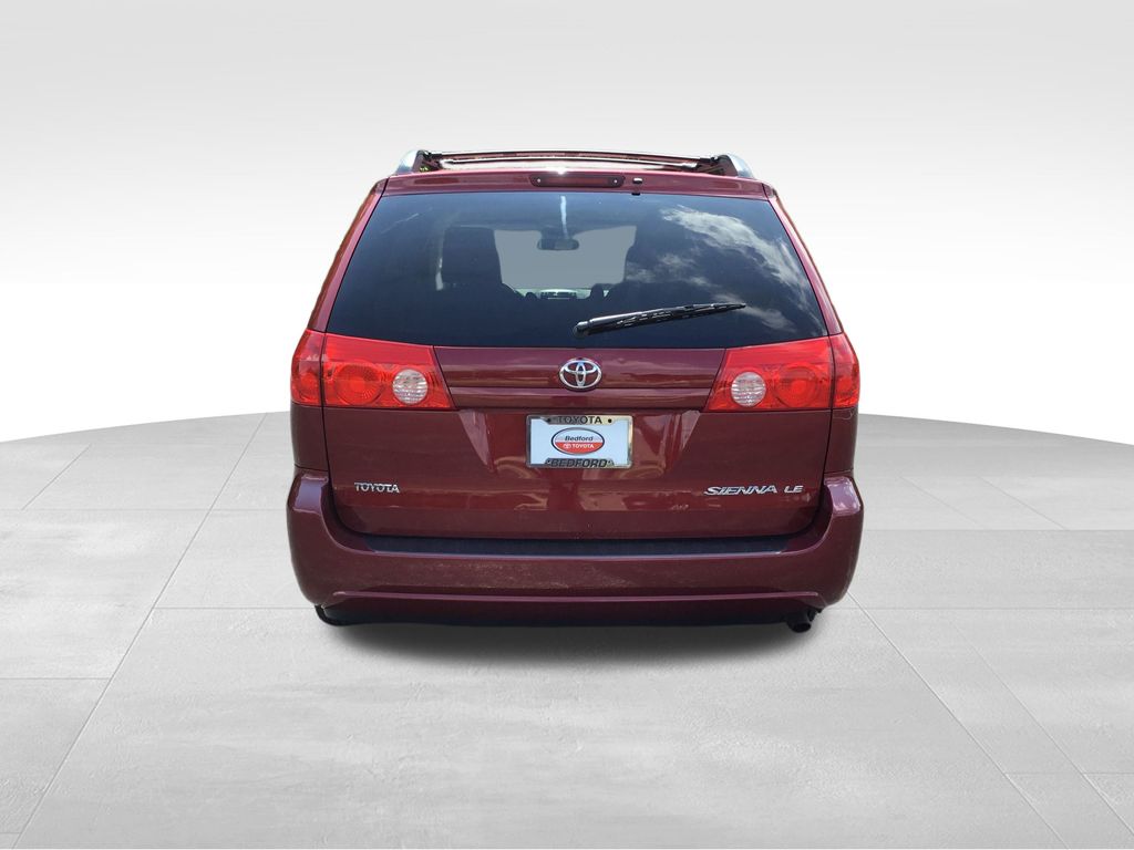 Thumbnail: 2010 Toyota Sienna - 4
