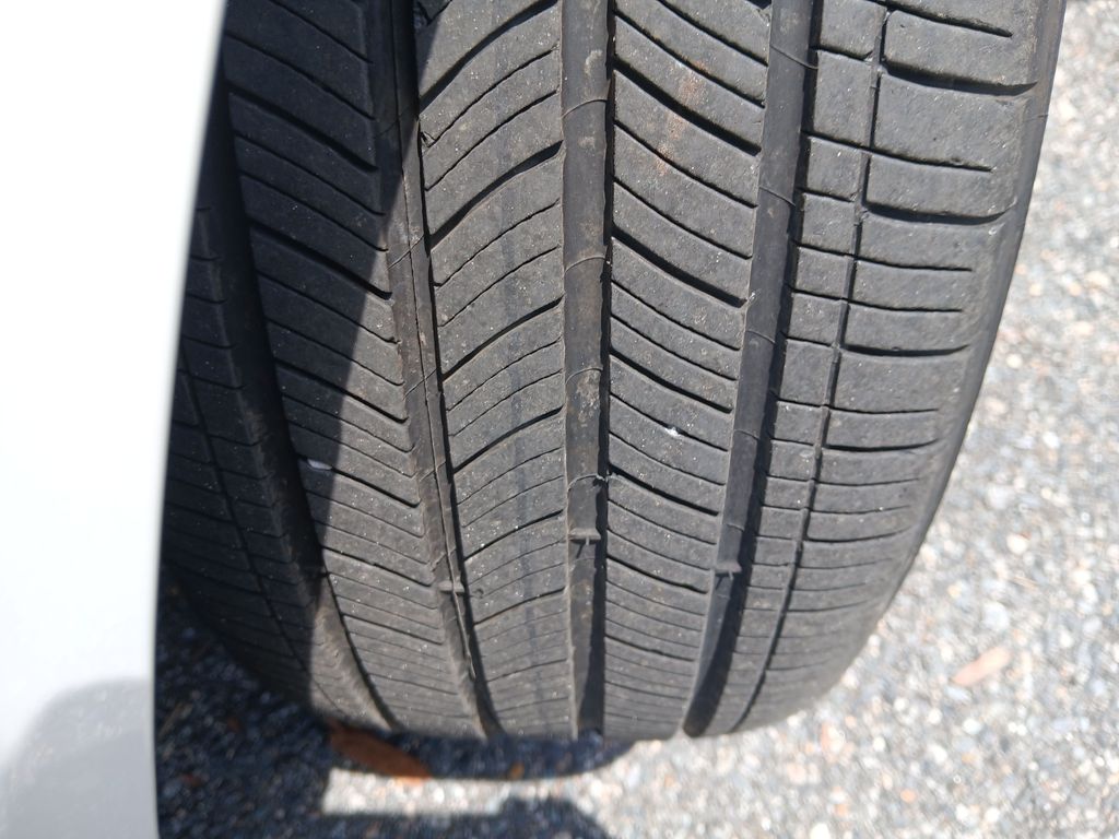 Used 2024 White Honda EX image 26
