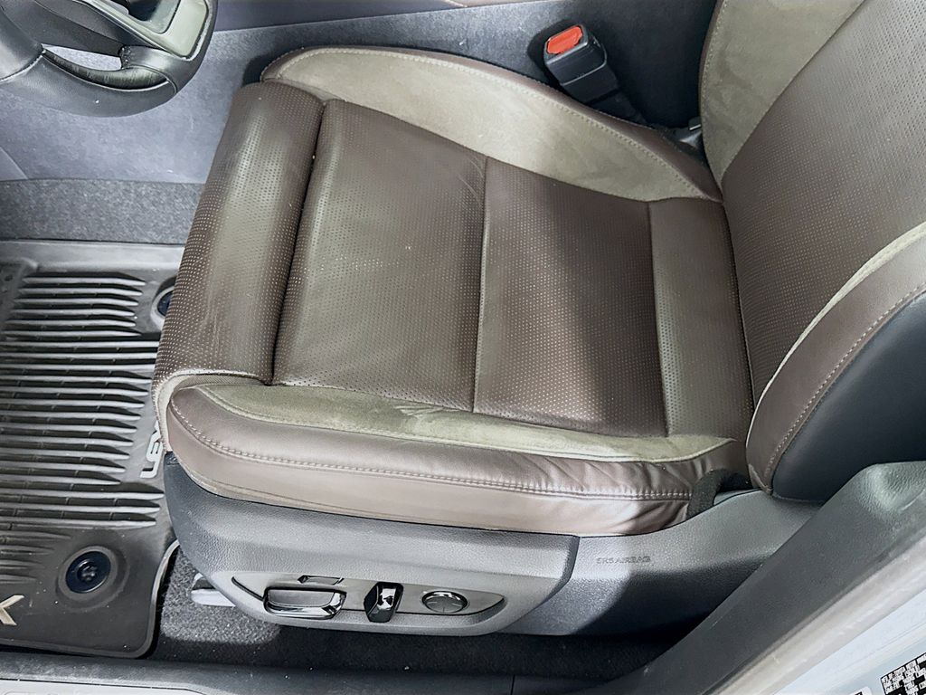 Thumbnail: 2023 Lexus RX - 20