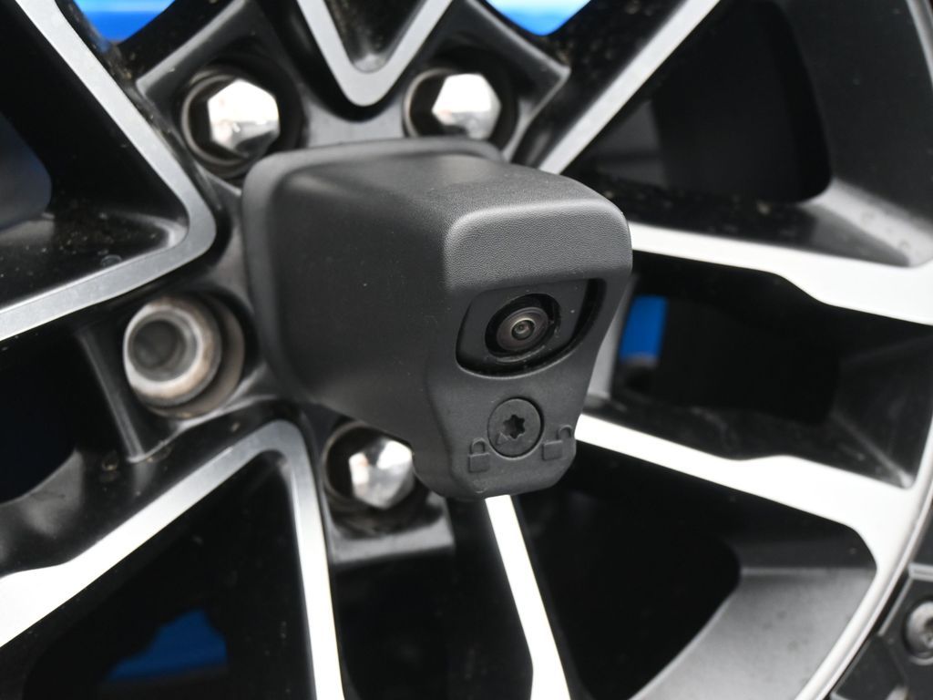 New 2026 Hydro Blue Pearl Coat Jeep Rubicon X image 32