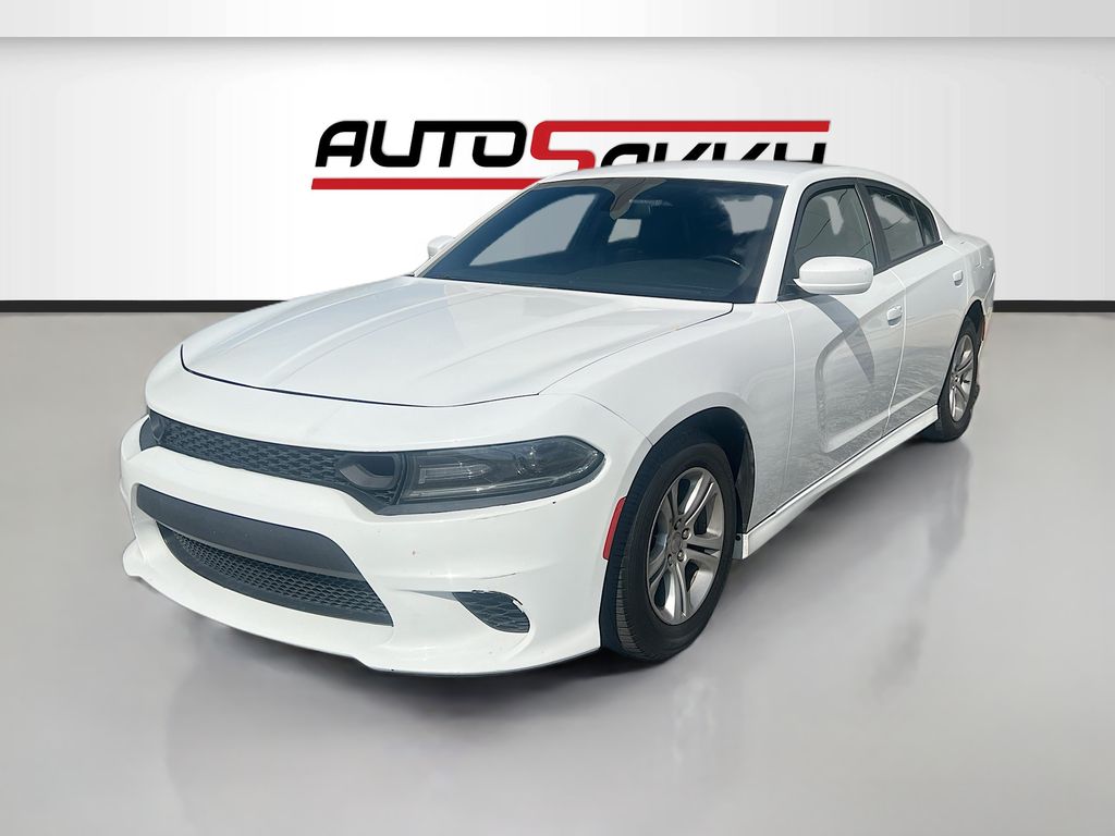 Used 2021 White Dodge SXT image 3