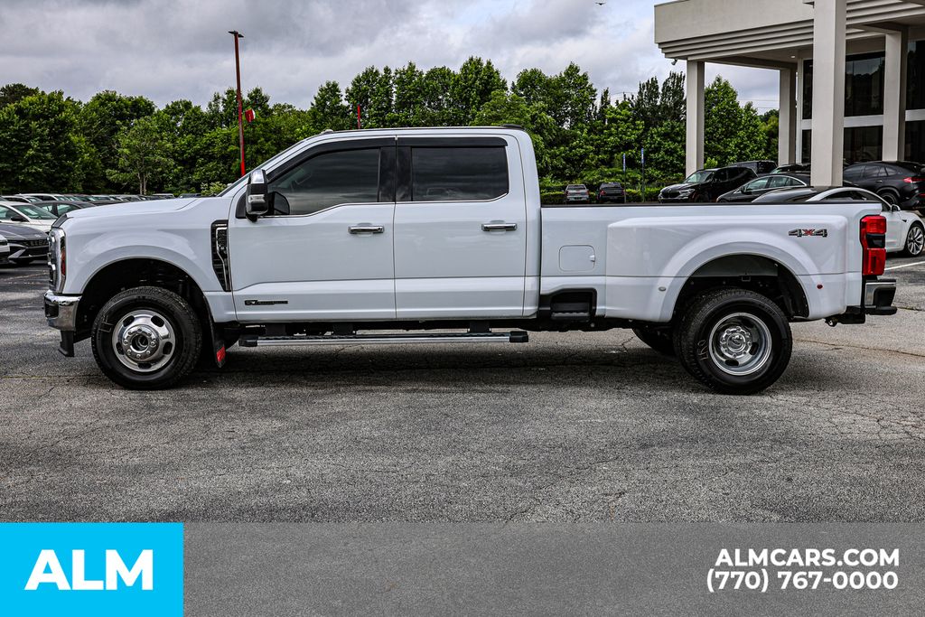 Used 2025 White Ford Lariat image 9