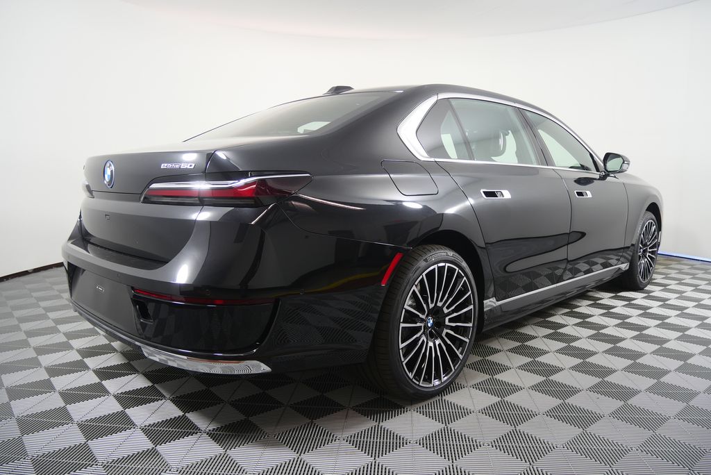 Thumbnail: 2026 BMW i7 - 3