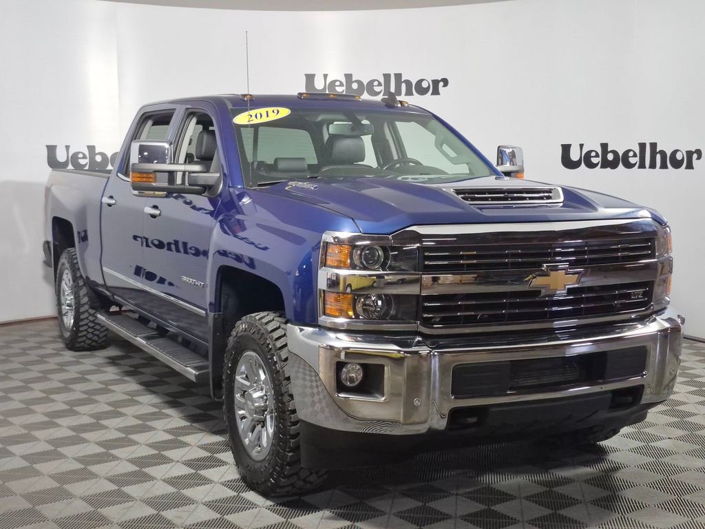 Deep Ocean Blue Metallic 2019 Chevrolet Silverado 3500HD Pickup Truck Four-Wheel Drive 6-Speed Automatic