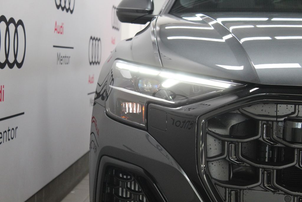 Thumbnail: 2026 Audi Q8 - 10