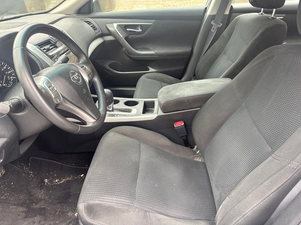 Used 2015 Silver Nissan 2.5 SV image 18