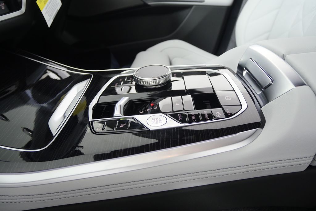 Thumbnail: 2026 BMW X5 - 21