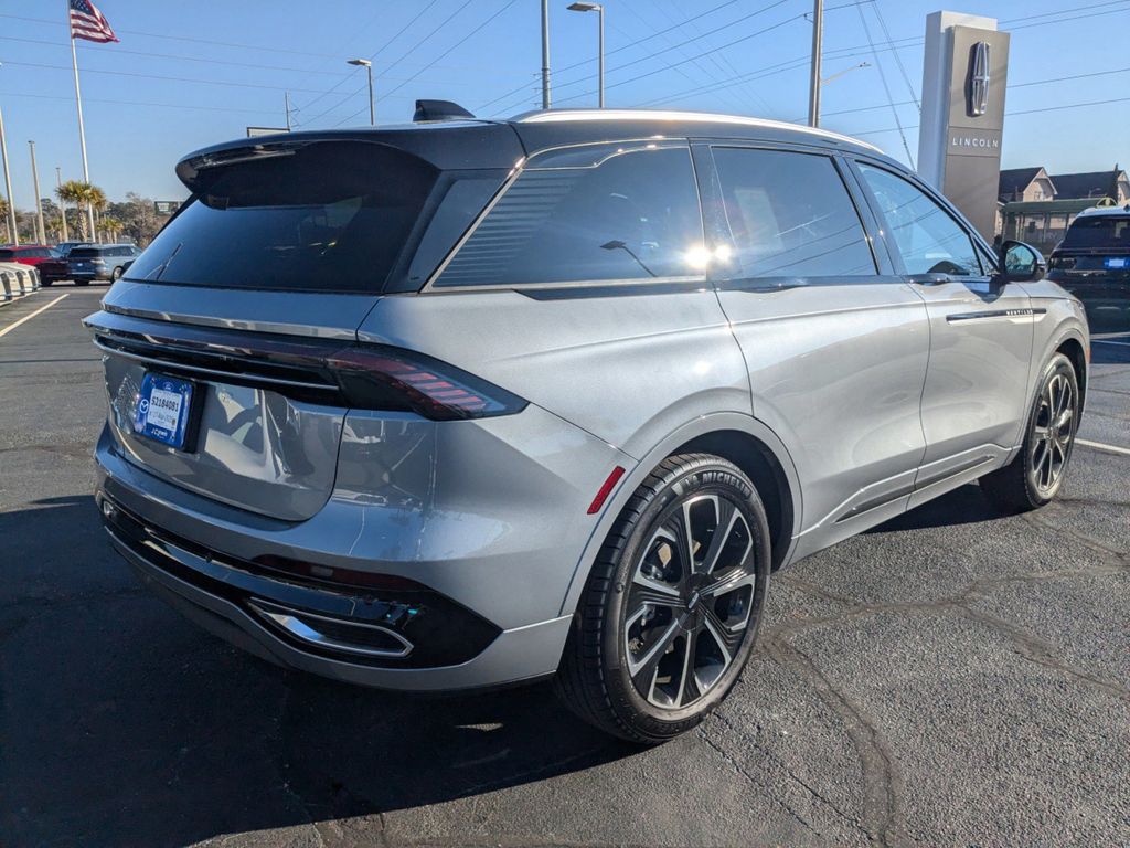 2025 Lincoln Nautilus Reserve