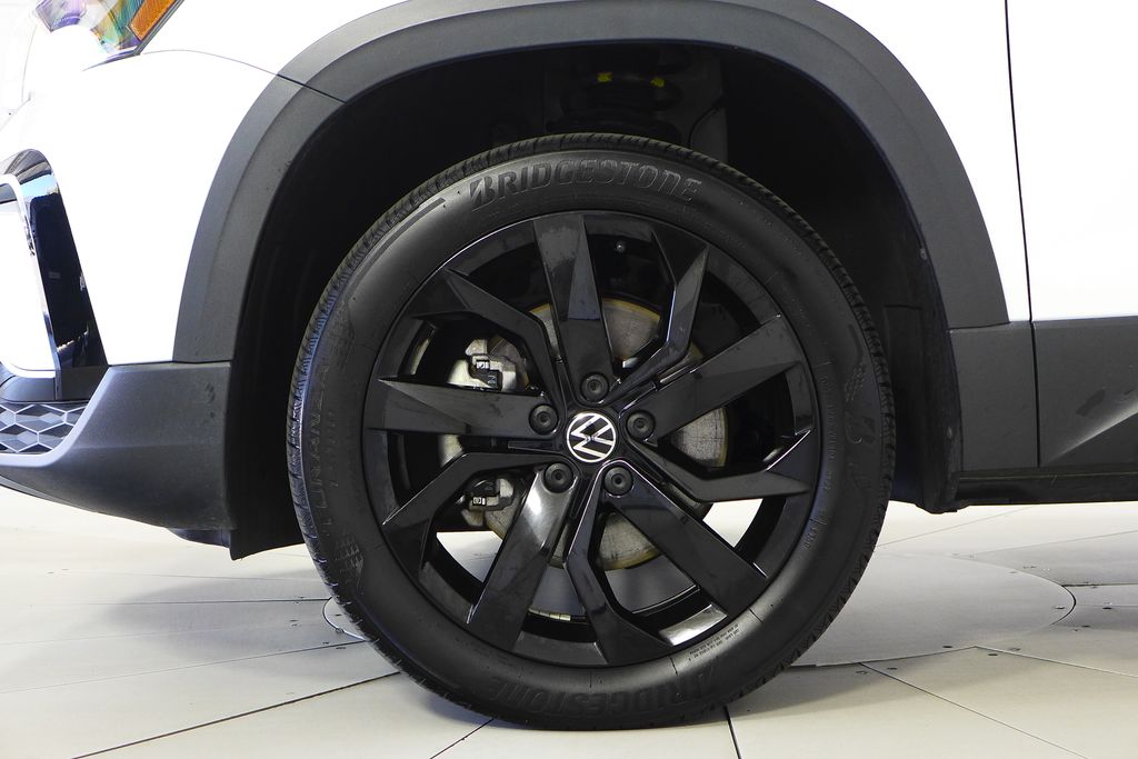 Thumbnail: 2023 Volkswagen Taos - 5