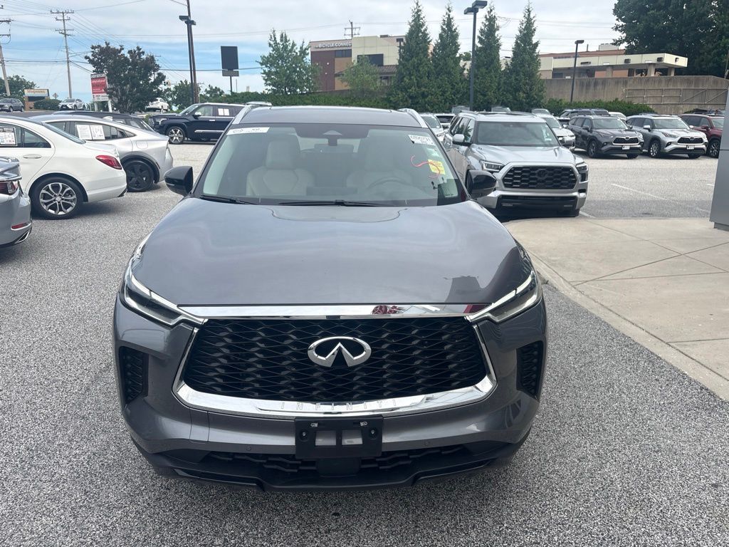 Used 2023 Gray INFINITI LUXE image 3