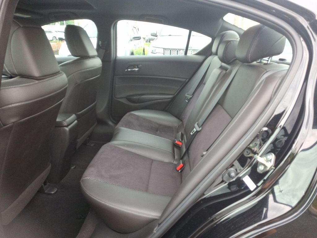 2016 Acura ILX Premium 10
