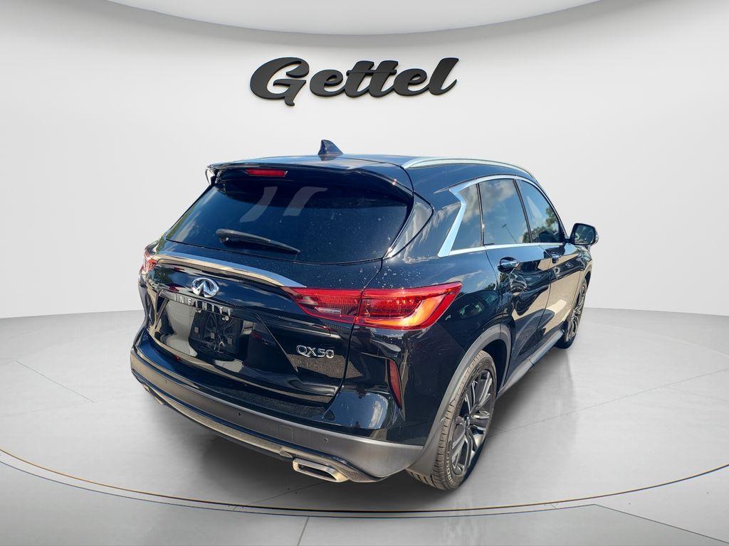 Used 2021 Black INFINITI LUXE image 4