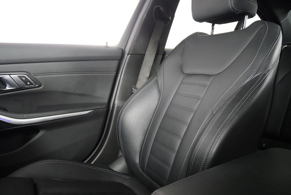 Thumbnail: 2020 BMW 3 Series - 27