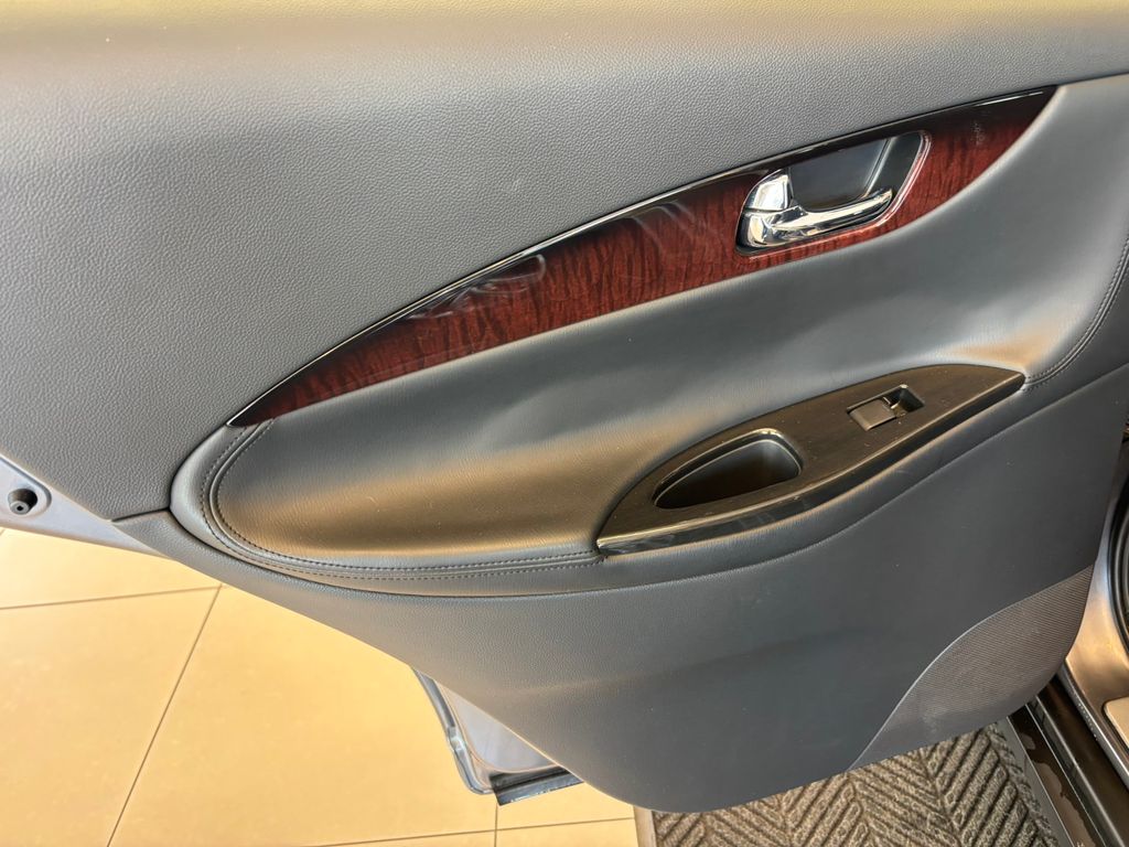 2016 INFINITI QX50 Base