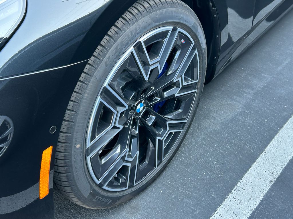 Thumbnail: 2026 BMW 5 Series - 3