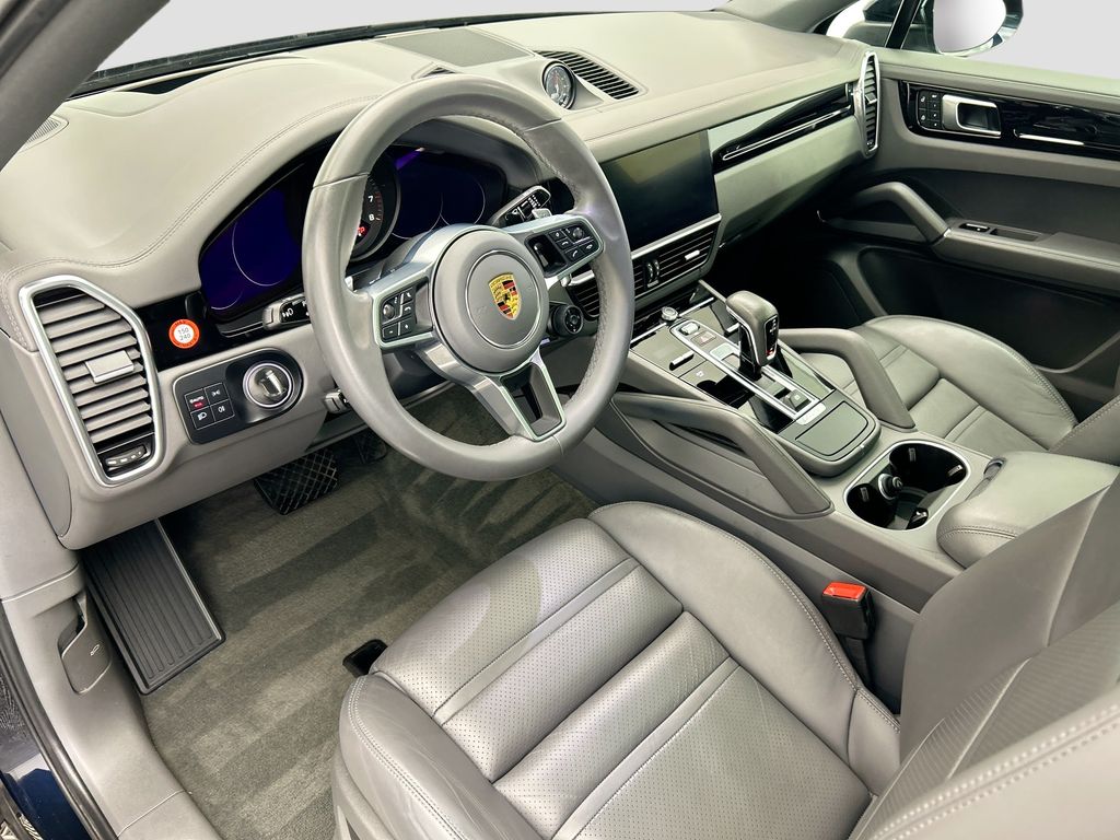 Thumbnail: 2022 Porsche  - 4