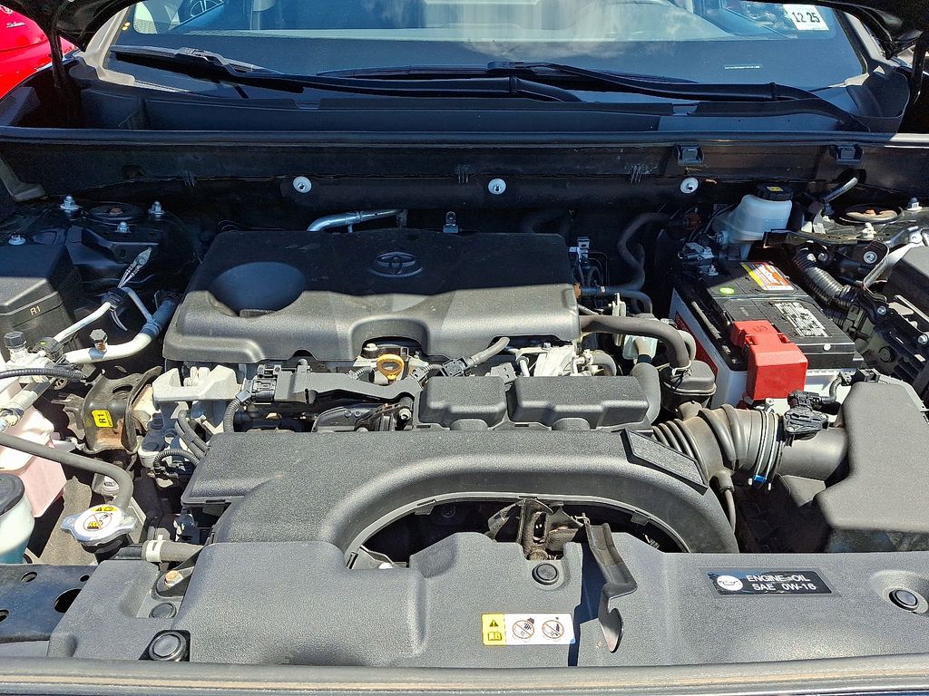 Thumbnail: 2021 Toyota RAV4 - 28