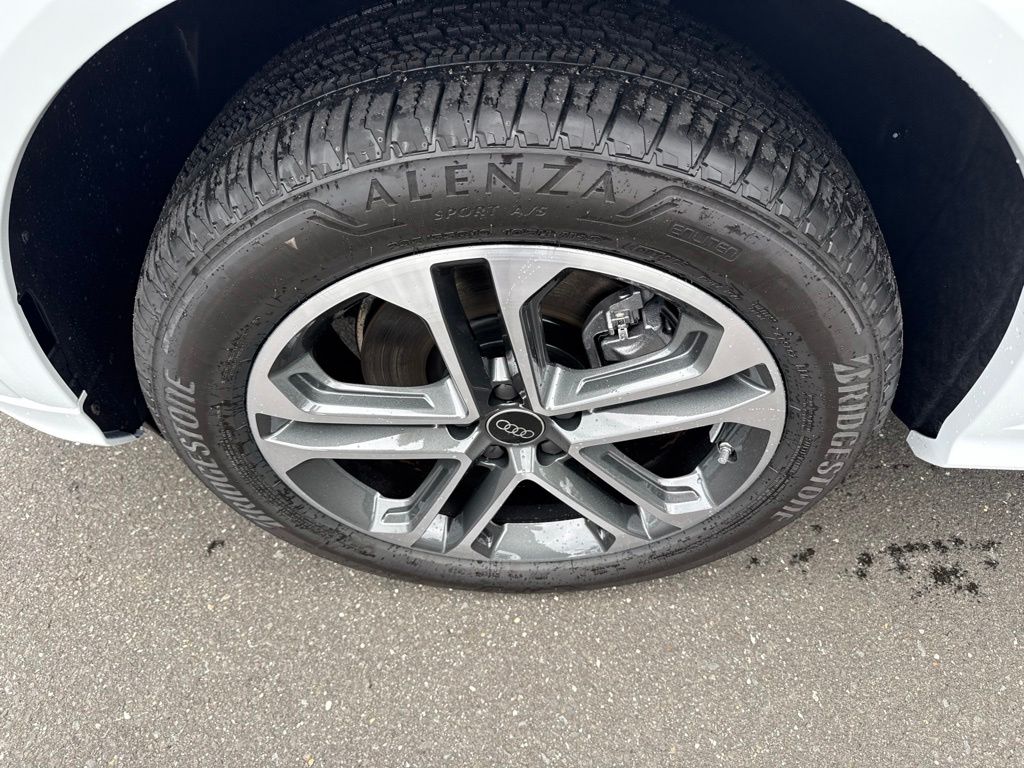 Thumbnail: 2026 Audi Q5 - 10