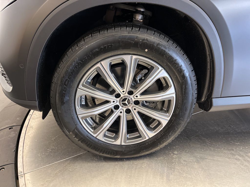 Thumbnail: 2026 Mercedes-Benz GLC - 10