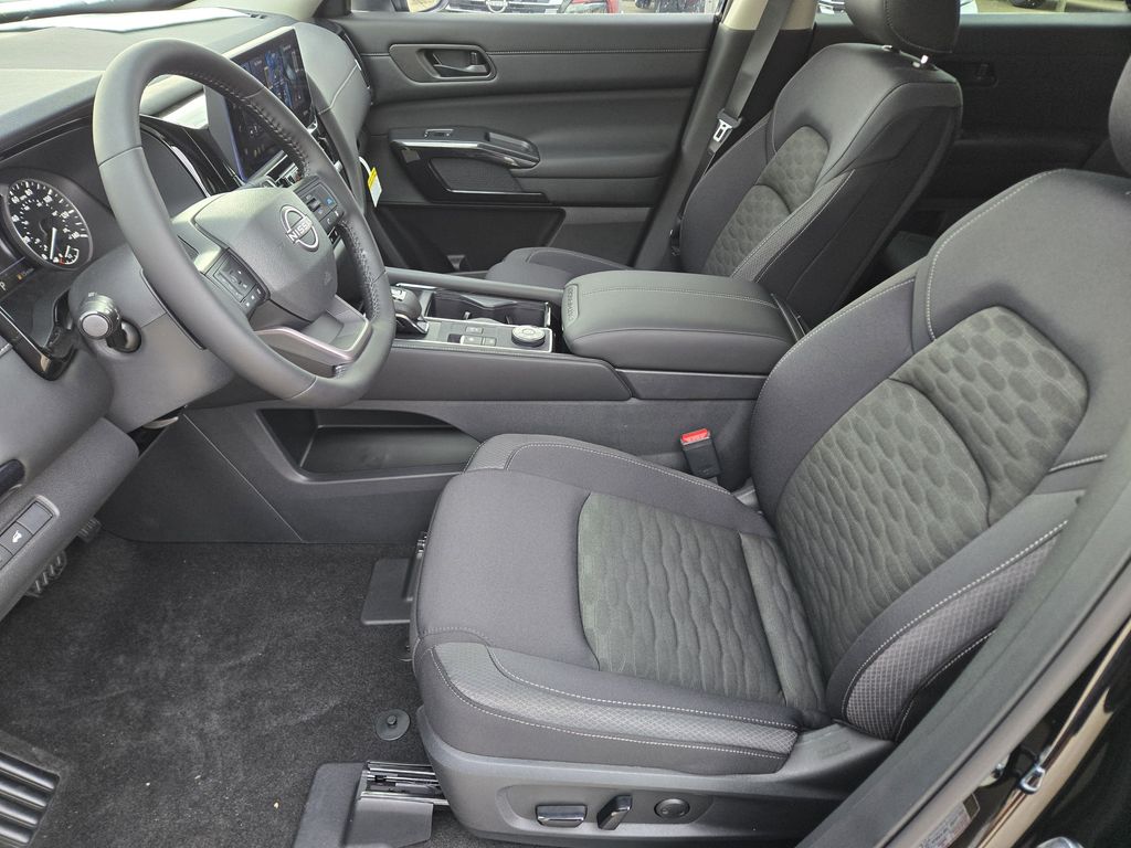 2026 Nissan Pathfinder SV - 7