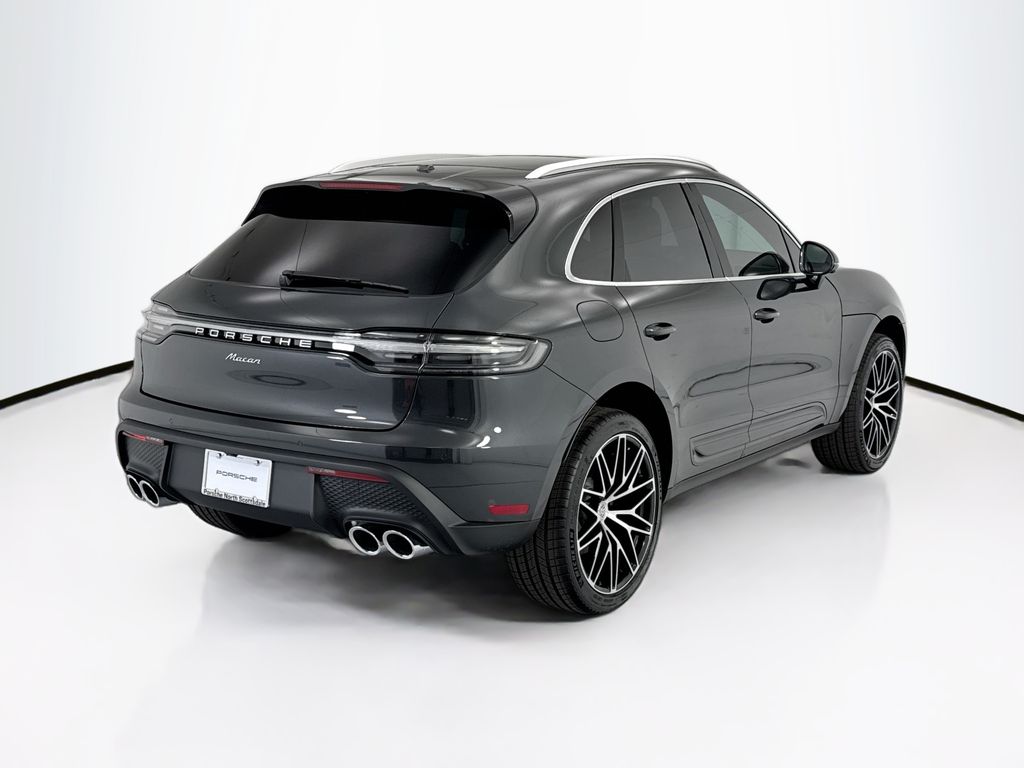 Thumbnail: 2026 Porsche Macan - 7